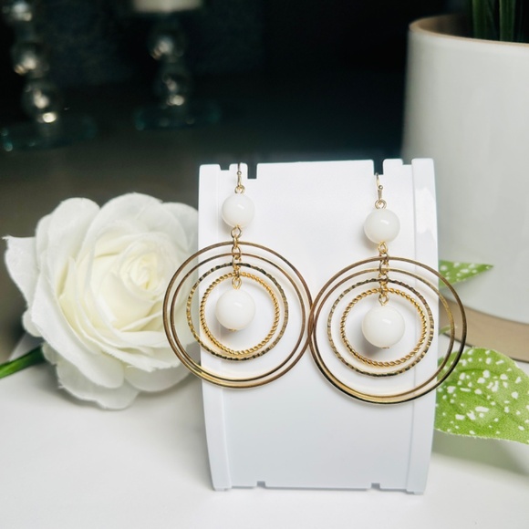 Elegant Orbiting Gold Plated Concentric Circled Dangle Earrings. - Picture 8 of 11